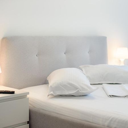 Azure Sea Apartments - Bychoice Mamaia Εξωτερικό φωτογραφία