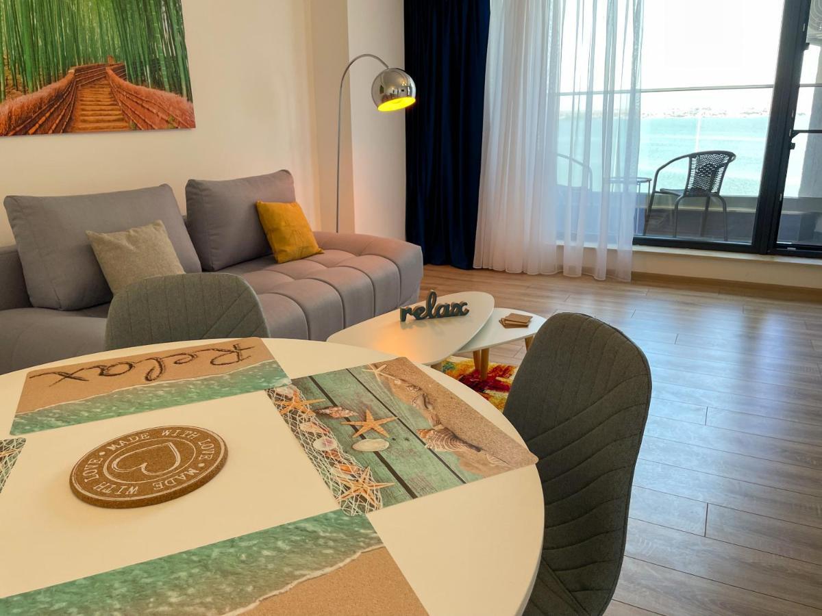 Azure Sea Apartments - Bychoice Mamaia Εξωτερικό φωτογραφία