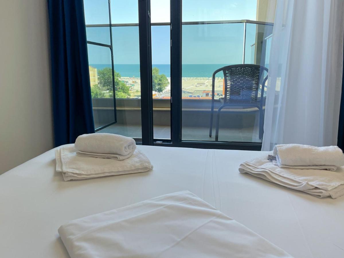 Azure Sea Apartments - Bychoice Mamaia Εξωτερικό φωτογραφία