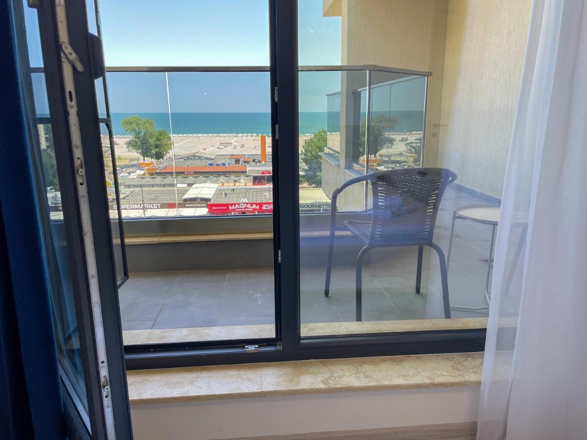 Azure Sea Apartments - Bychoice Mamaia Εξωτερικό φωτογραφία