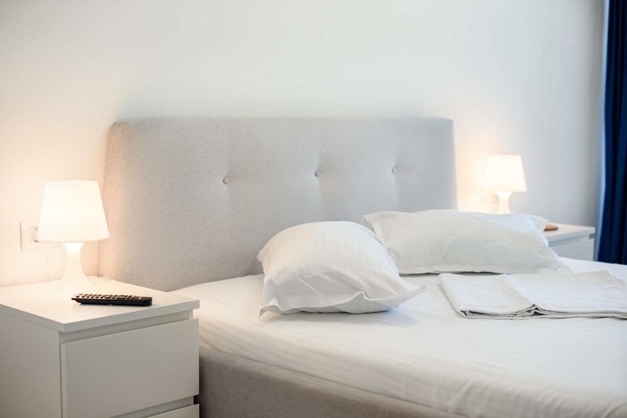 Azure Sea Apartments - Bychoice Mamaia Εξωτερικό φωτογραφία