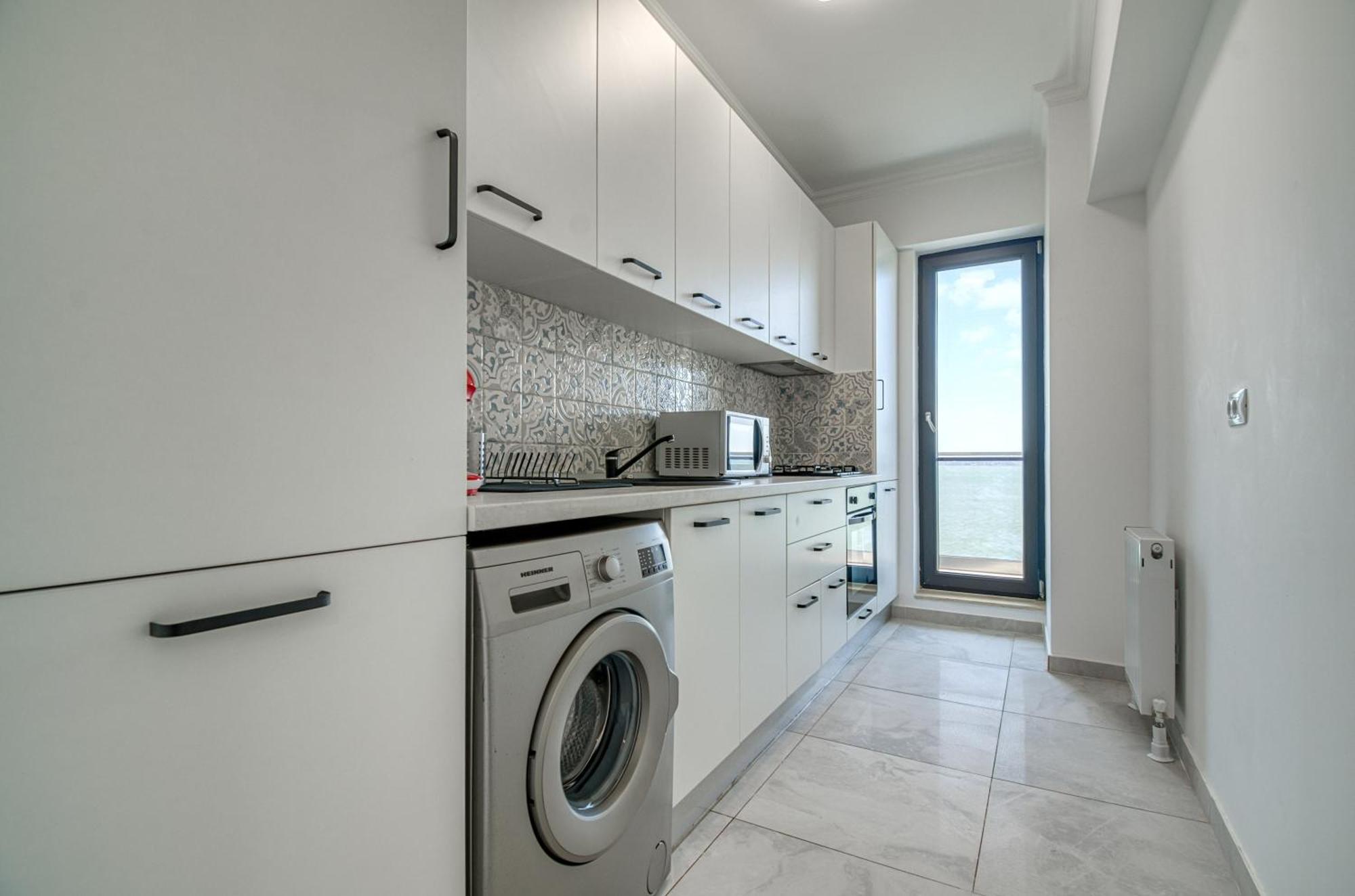 Azure Sea Apartments - Bychoice Mamaia Εξωτερικό φωτογραφία
