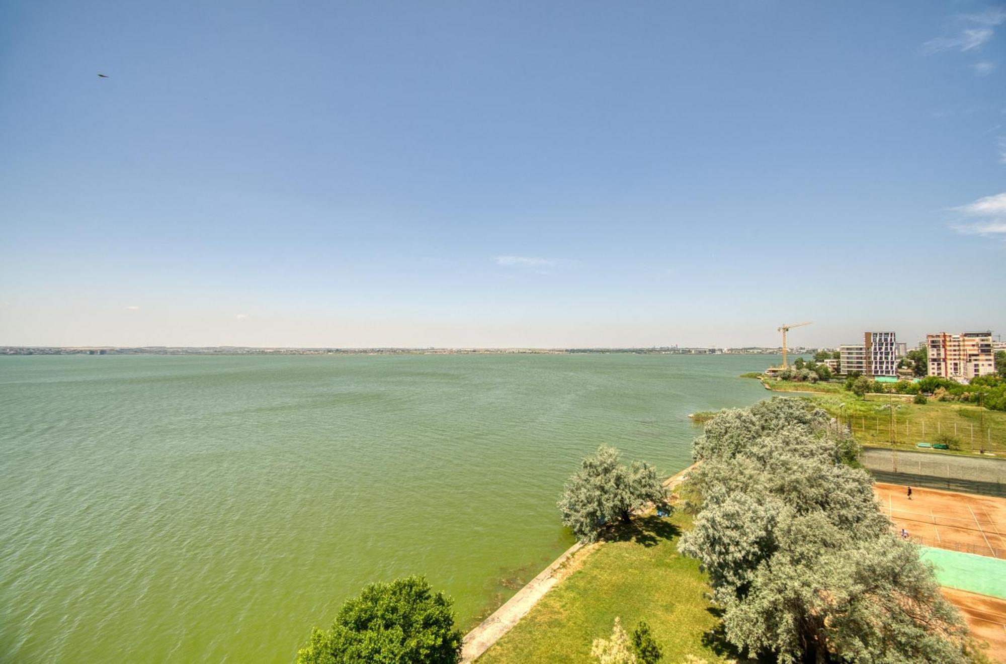 Azure Sea Apartments - Bychoice Mamaia Εξωτερικό φωτογραφία